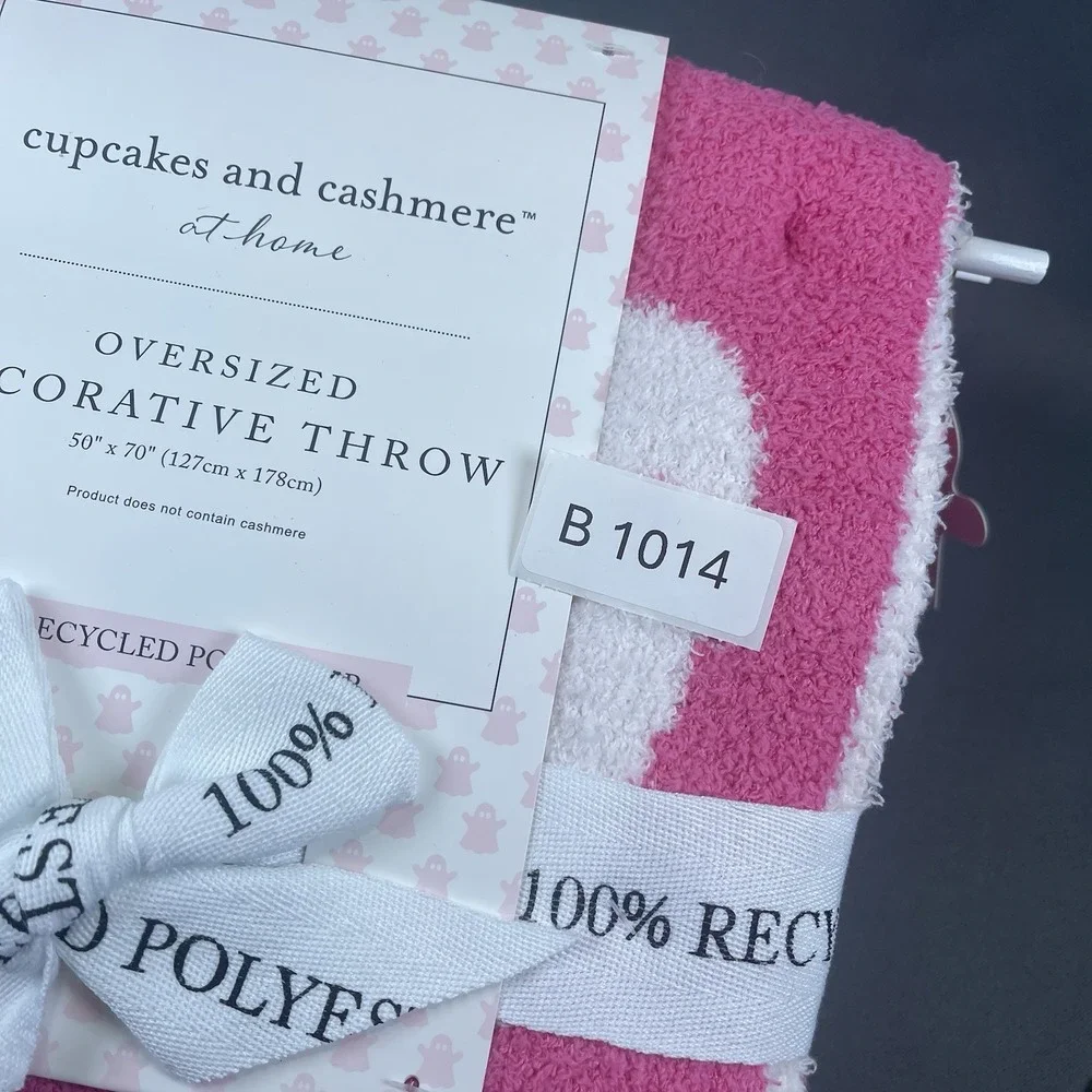 Halloween Cupcakes‎ and Cashmere Pink Ghost Blanket Reversible 2024 Viral TikTok
